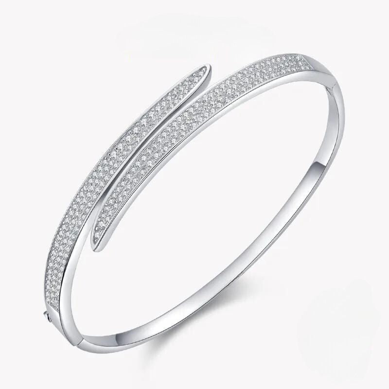 Bracelete Feminino com Zircônias em Ouro Branco